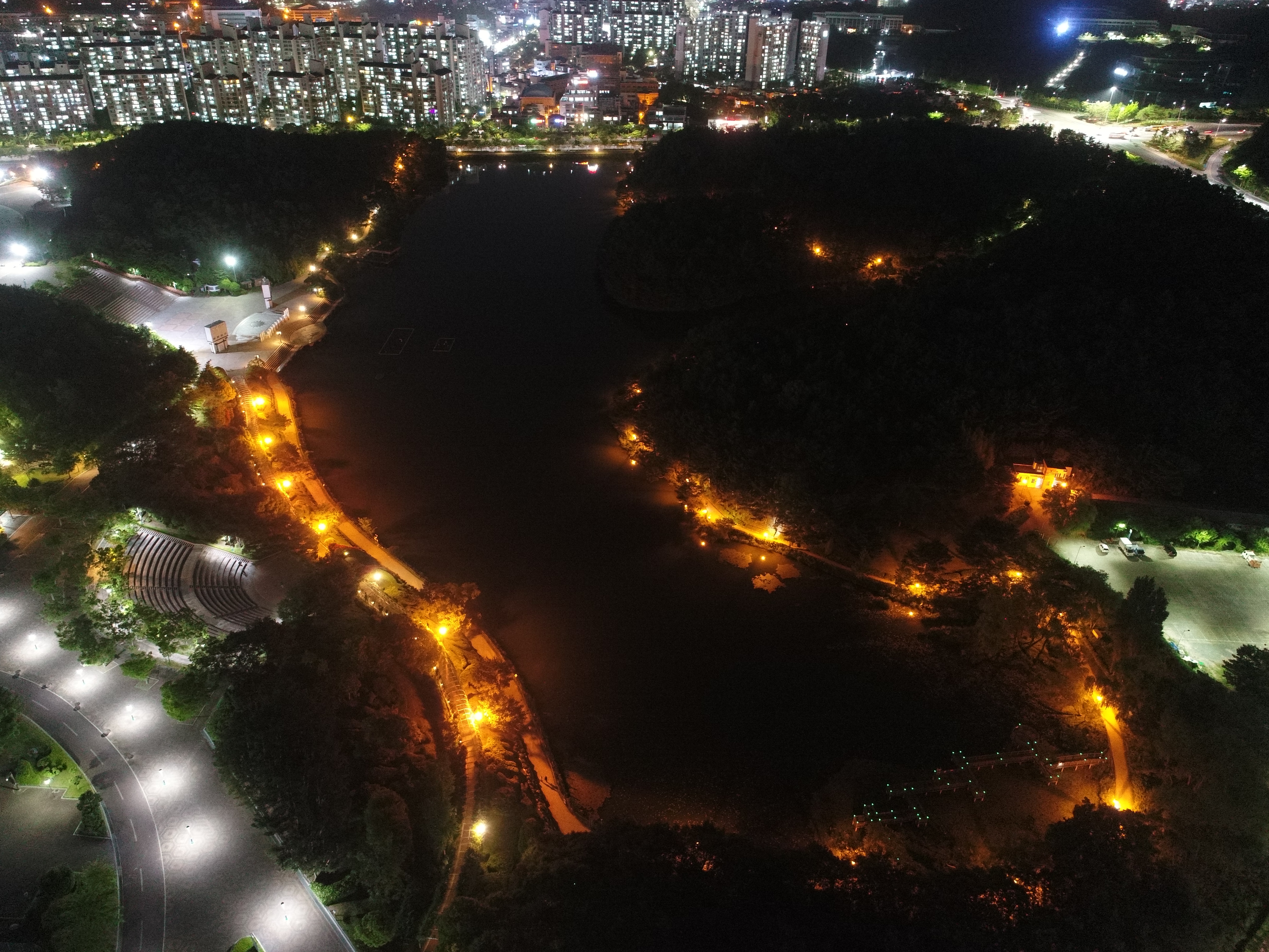  울산체육공원의 밤